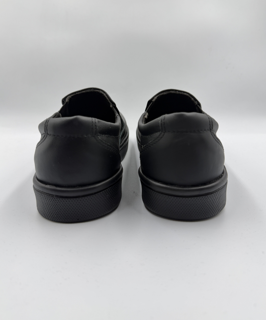 Dolores – Negro Obsidiana