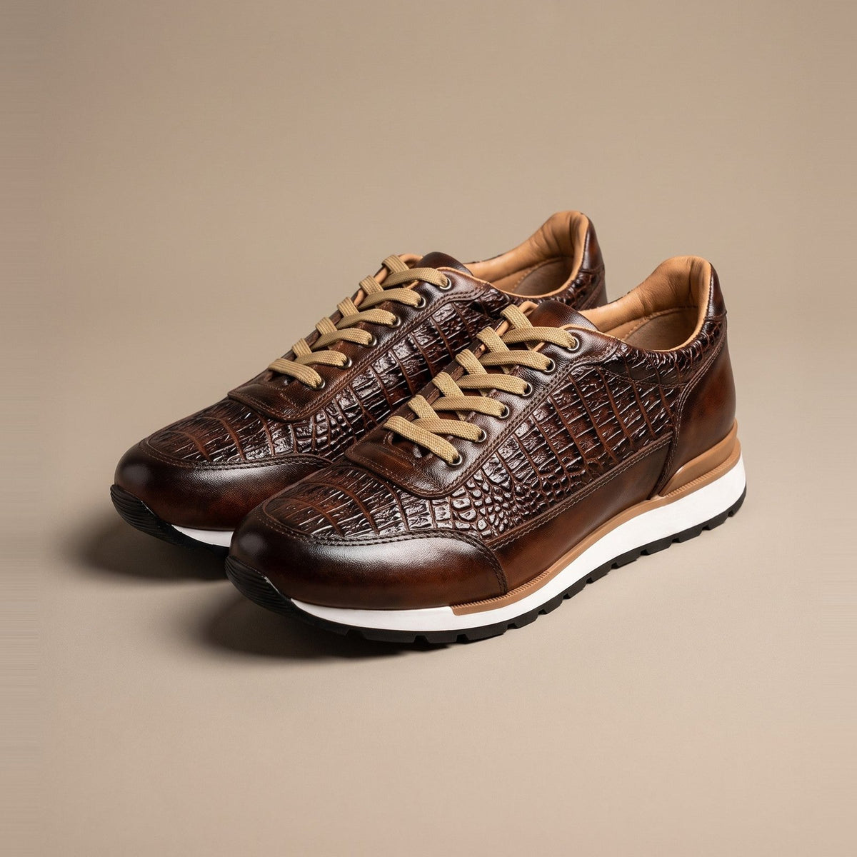 Tenis de piel grabado cocodrilo para hombre color shedrón — vista 1 | Calzado Zully