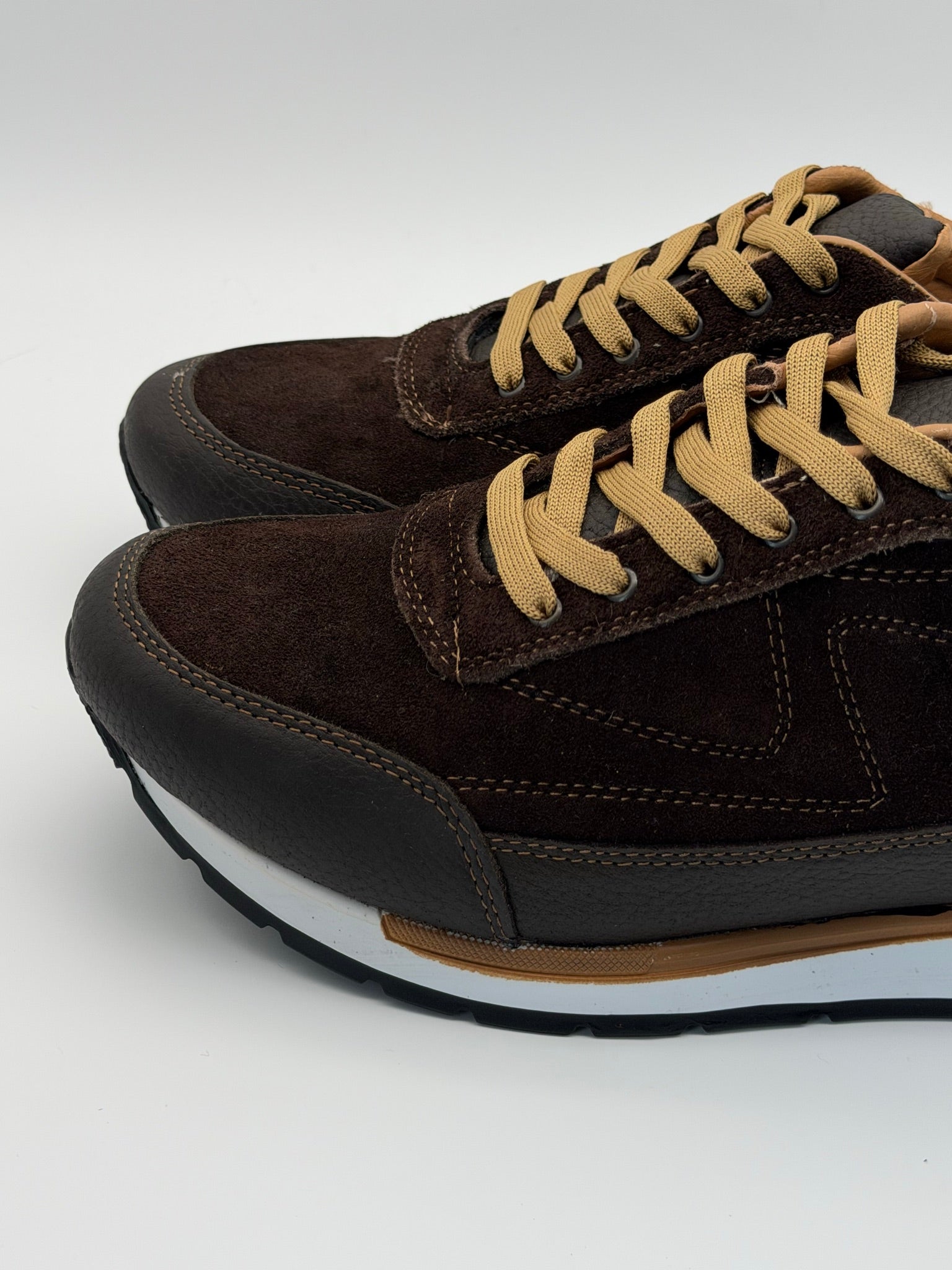 Tenis de gamuza para hombre Toronto Suede color chocolate hechos en México — vista 4 | Calzado Zully