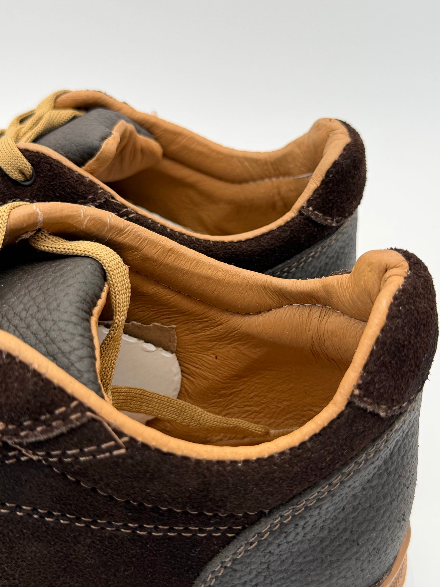 Tenis de gamuza para hombre Toronto Suede color chocolate hechos en México — vista 6 | Calzado Zully