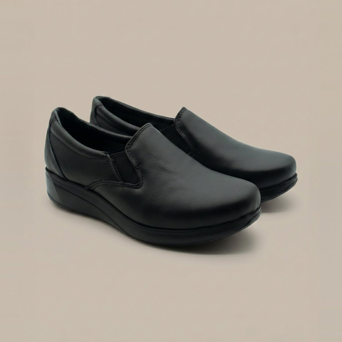 Tonalá – Negro de piel genuina — Calzado Zully, foto de estudio
