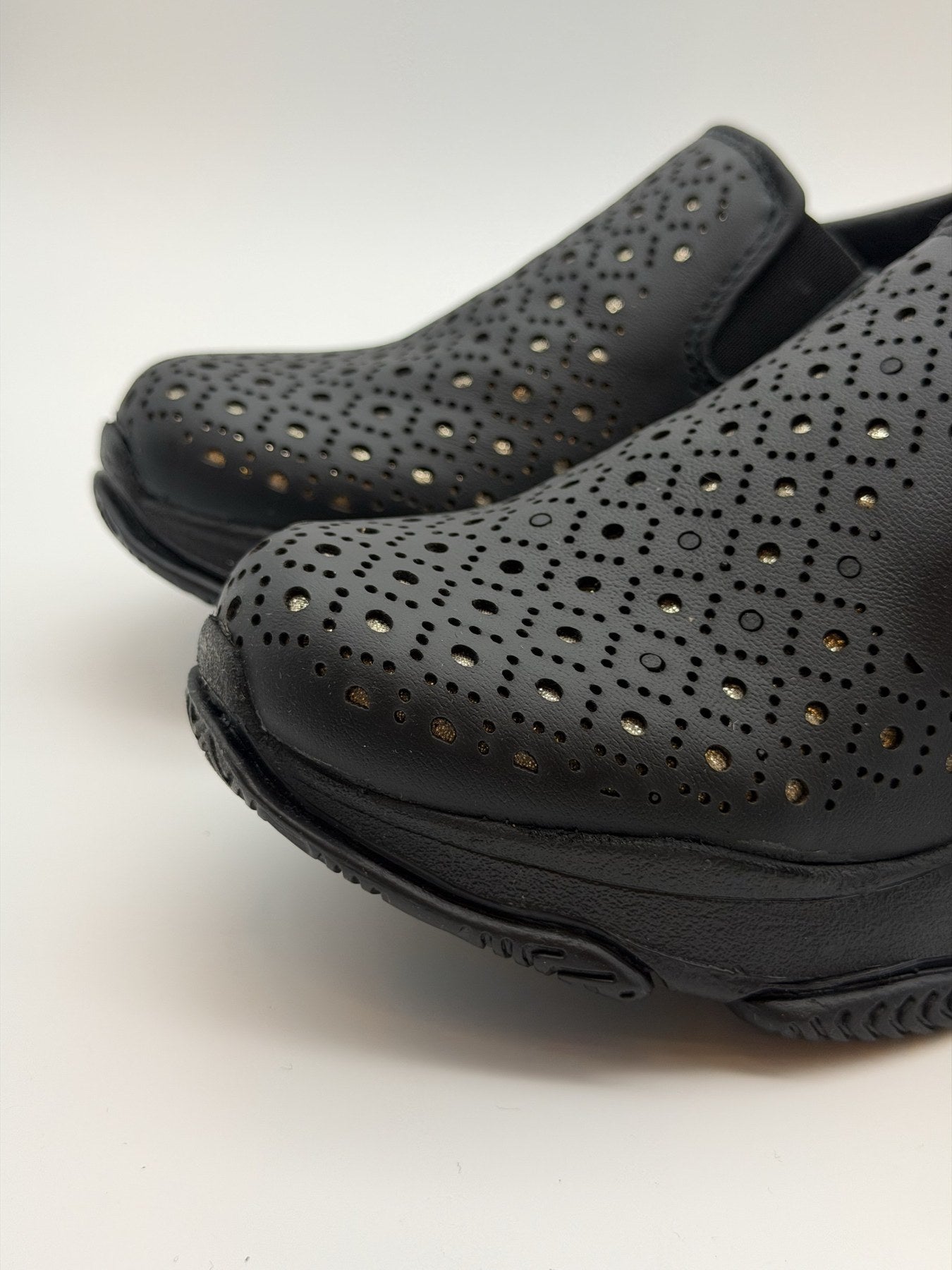 Zapato confort de dama Zapopan negro de piel troquelada — Calzado Zully — vista 5