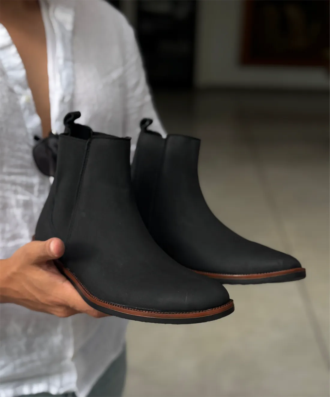 Botín Tipo Chelsea Negro (Nobuck)