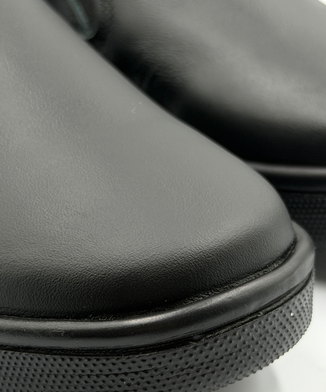 Dolores – Negro Obsidiana