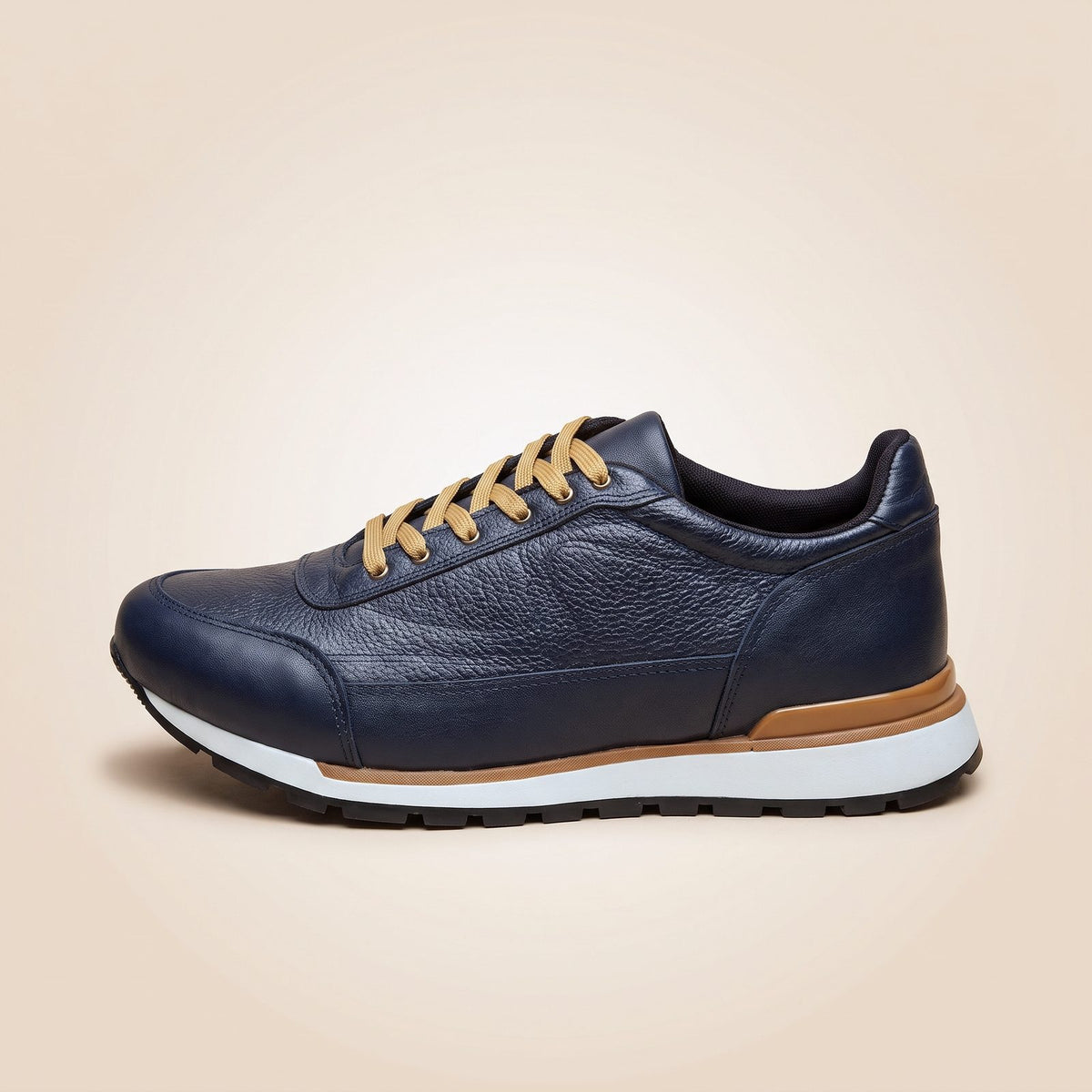 Tenis Toronto azul marino de piel granulada para hombre, agujetas arena, vista lateral