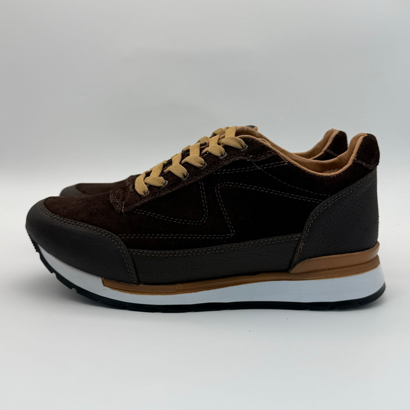 Tenis de gamuza para hombre Toronto Suede color chocolate hechos en México — vista 3 | Calzado Zully