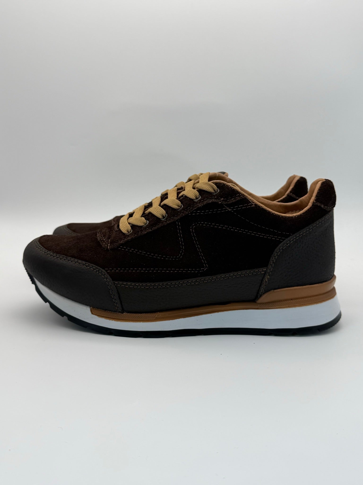 Tenis de gamuza para hombre Toronto Suede color chocolate hechos en México — vista 3 | Calzado Zully