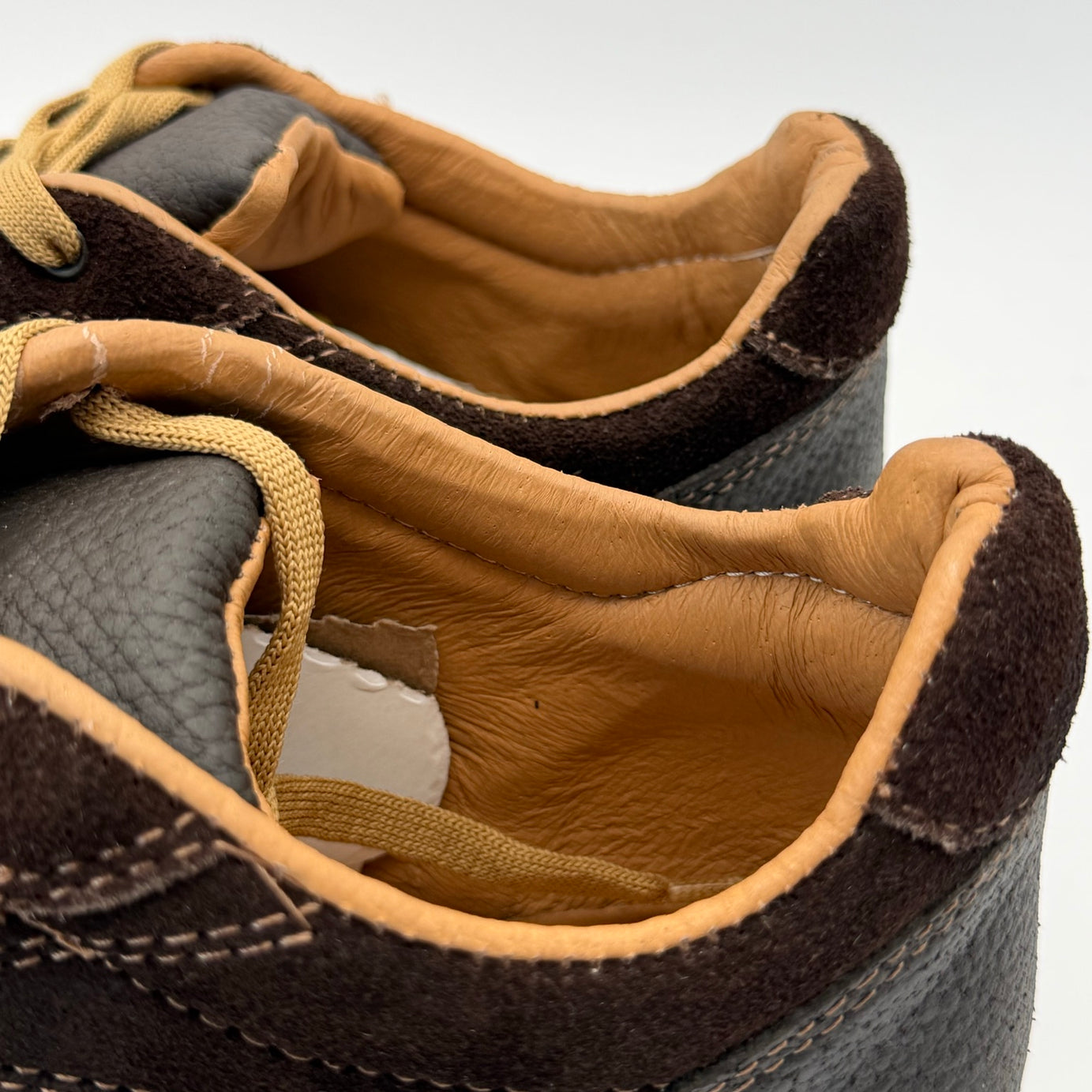 Tenis de gamuza para hombre Toronto Suede color chocolate hechos en México — vista 6 | Calzado Zully