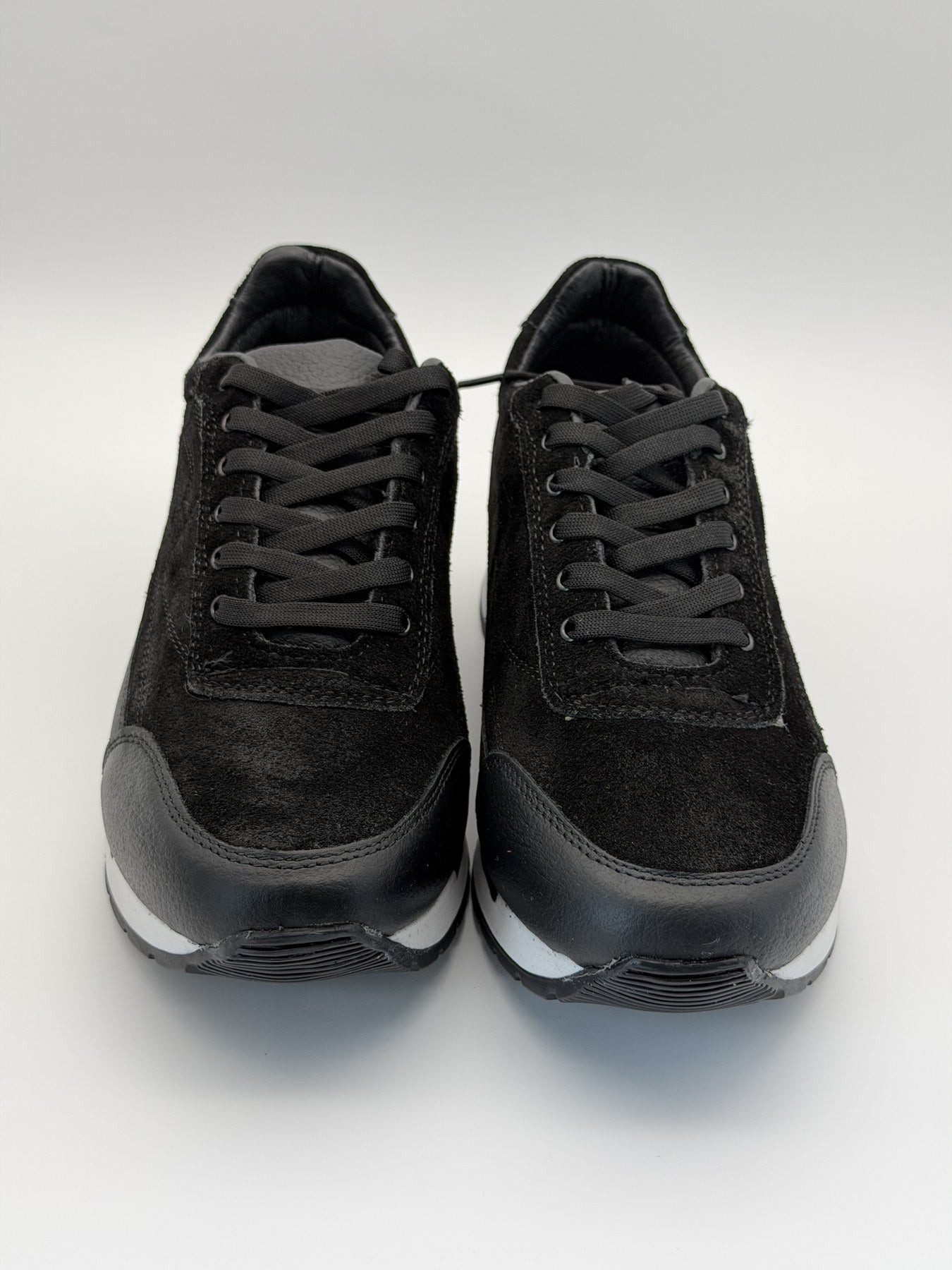 Tenis de gamuza negra para hombre Toronto Suede hechos en México — Calzado Zully — vista frontal