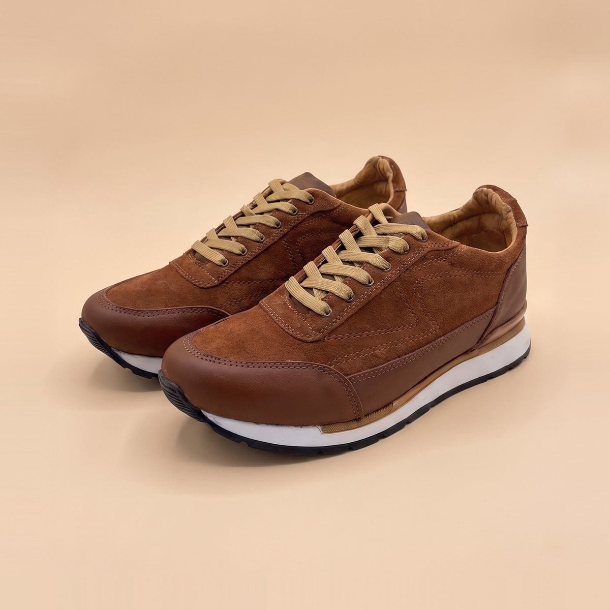 Tenis Toronto Suede shedrón de gamuza para hombre, foto de estudio | Calzado Zully