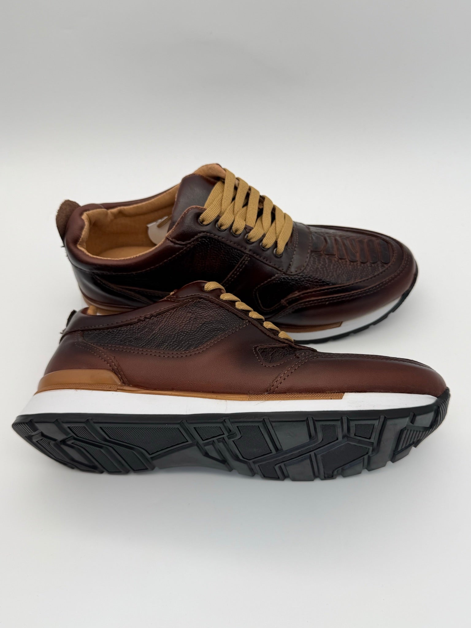 Tenis Vancouver grabado exótico de avestruz color café de piel para hombre hechos en México — vista 5 | Calzado Zully