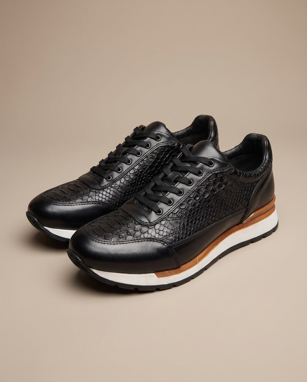 Tenis de piel grabado pitón para hombre color negro — vista 1 | Calzado Zully