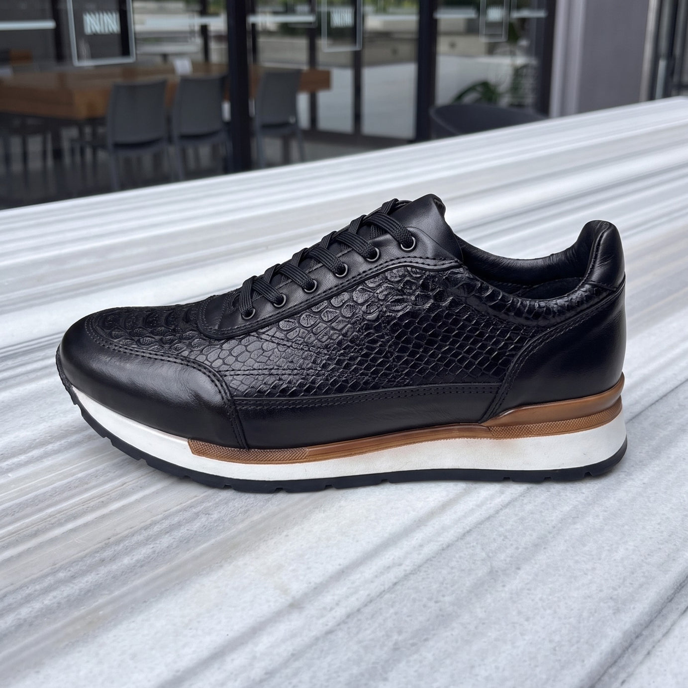 Tenis de piel grabado pitón para hombre color negro — vista 4 | Calzado Zully