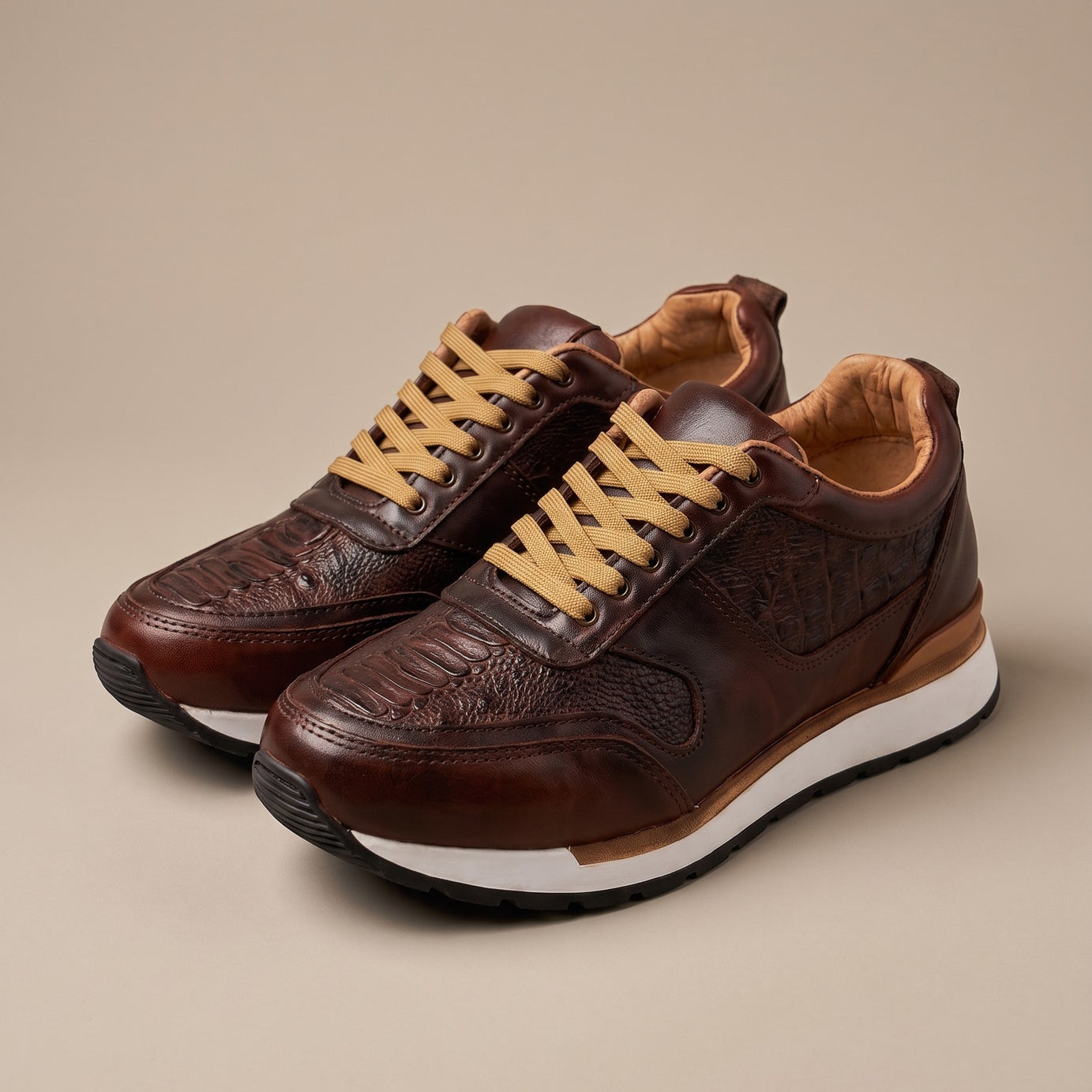 Tenis Vancouver de piel grabado avestruz para hombre color café — vista 1 | Calzado Zully