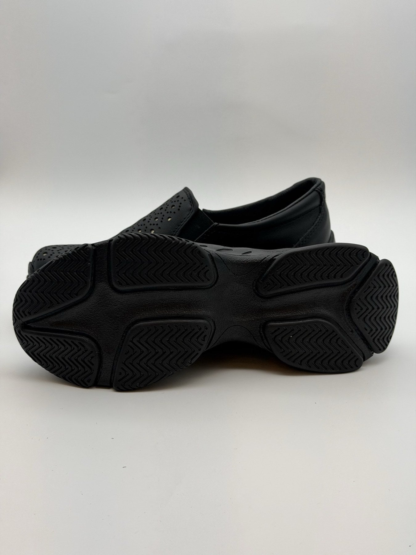 Zapato confort de dama Zapopan negro de piel troquelada — Calzado Zully — vista 6