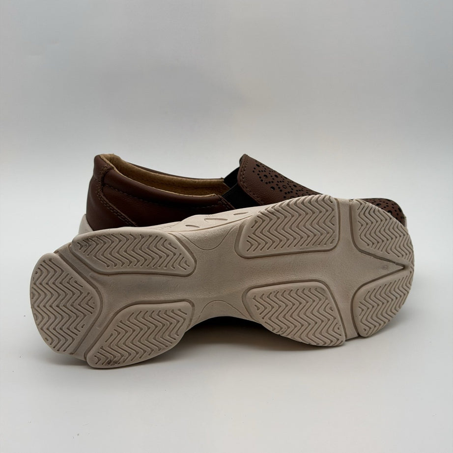 Zapato confort de dama Zapopan shedrón de piel troquelada — Calzado Zully — vista 6