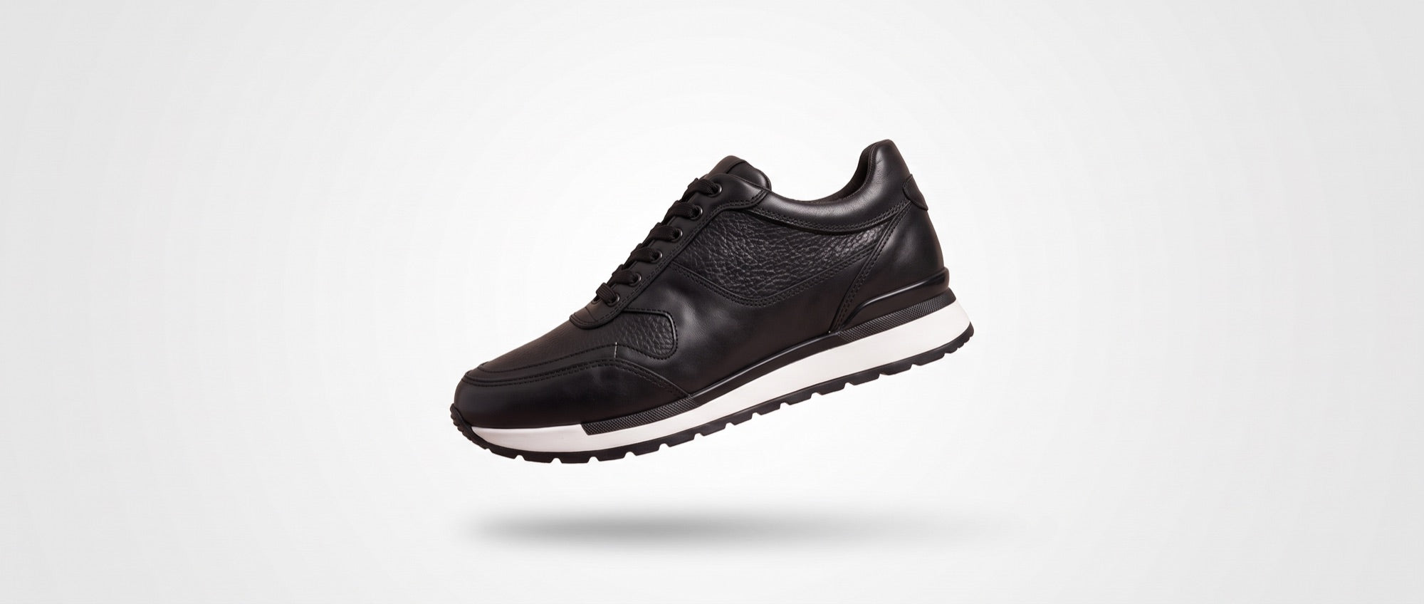 Tenis Vancouver negro de perfil